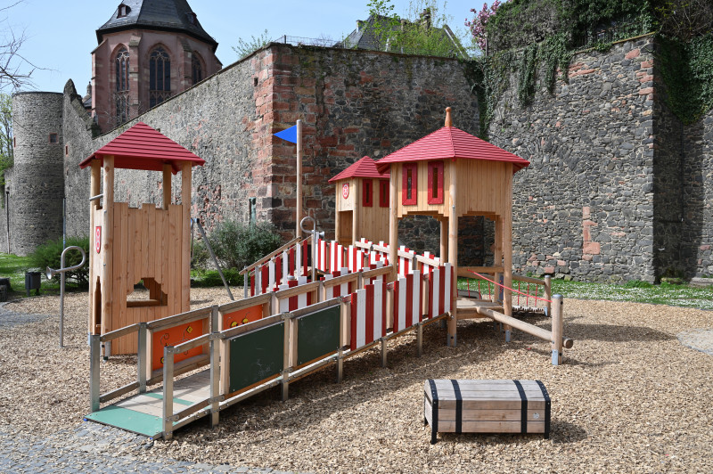 Frankfurt a.M. - Hoechst, Spielplatz Batterie